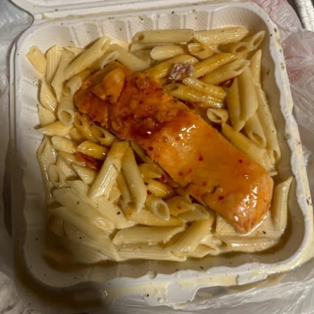 Sweet Chilli Salmon Pasta.